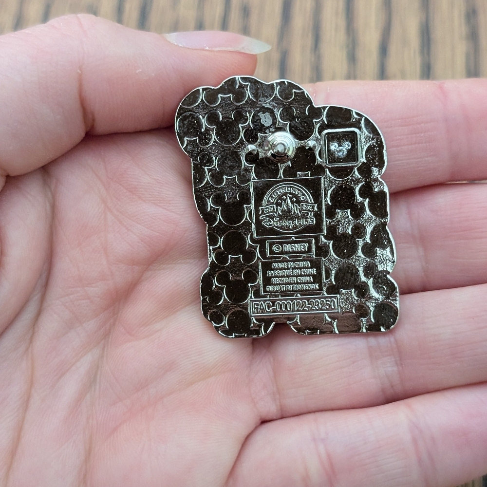 Disney Pin - Picture 2 of 3